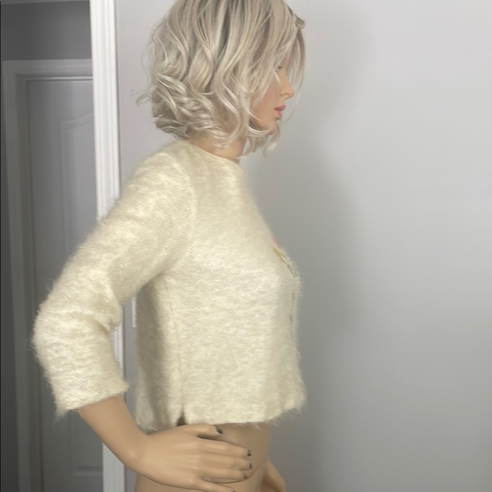 Vintage 60’s Julius Garfinckel & Co. Washington Floral Embroidered Cream Top View 5
